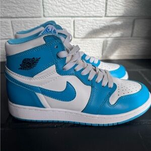 Nike Air Jordan 1 Retro OG Blue and White High-Top Sneakers Size 5.5Y Women’s 7